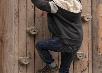 Easy HIIT Workouts for Beginners (32 chars)