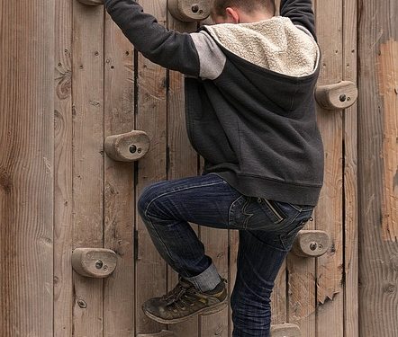 Easy HIIT Workouts for Beginners (32 chars)